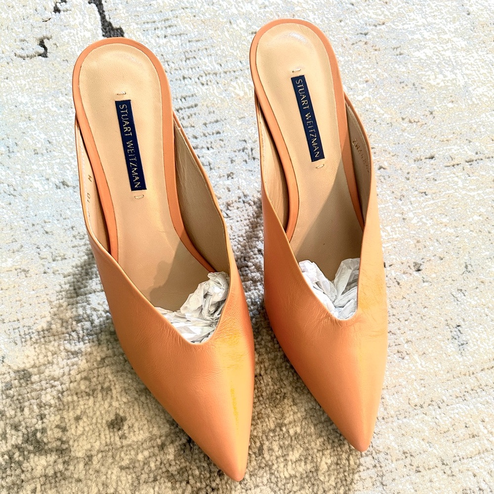 Stuart Weizman Coral Heel Leather Mules NWT 🍑